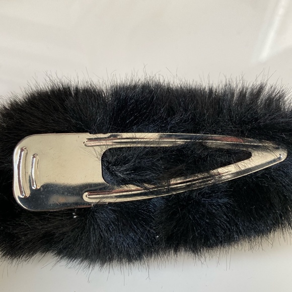 Faux Fur Hair Clip - Picture 2 of 2